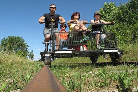 Le vélorail de la Baie de Somme est une activité de plein air idéale pour les familles